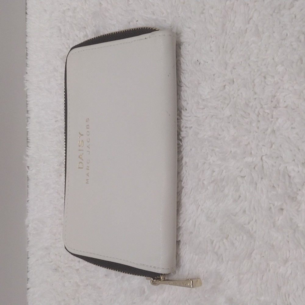 Daisy Marc Jacobs Pouch White Ivory Wallet Clutch - Picture 2 of 11